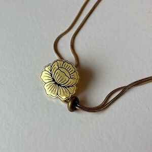 Lord Violet Fleur Dorée Flower Bolo Tie